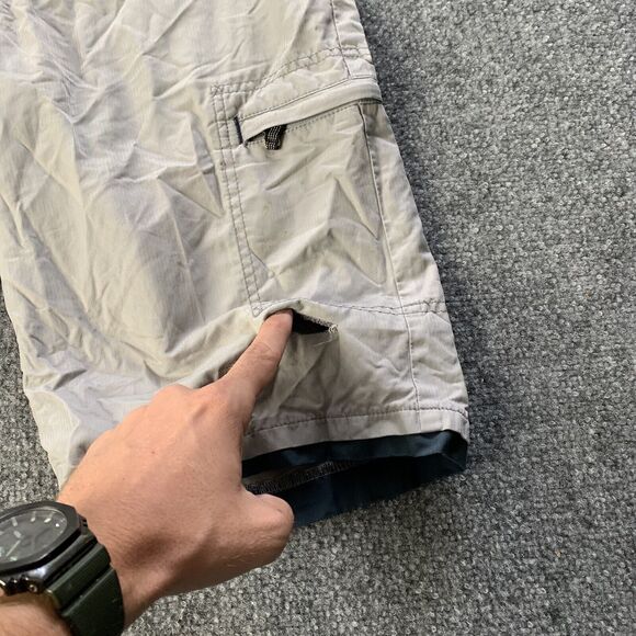 VTG Levi’s SilverTab Womens Cargo Shorts Gray Outdoor Hiking Size 18 (30” Waist) - Picture 3 of 16